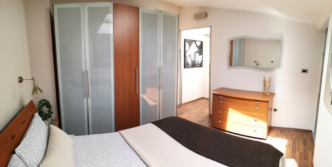 Arena Design Apartments With Free Private Parking And With A Terrace Pula Exterior photo