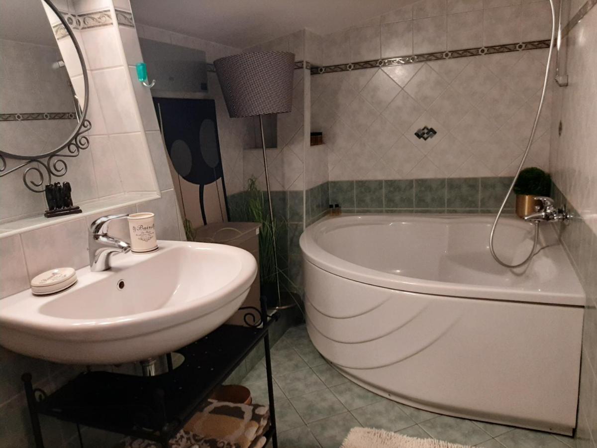 Arena Design Apartments With Free Private Parking And With A Terrace Pula Exterior photo